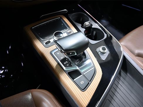 Used 2017 Audi Q7 3.0T Prestige w/ Prestige Package image 25