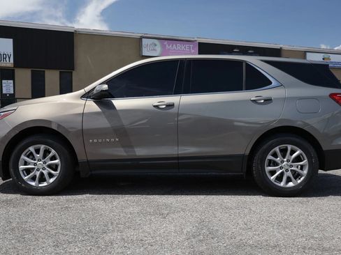 Used 2018 Chevrolet Equinox LT FWD image 3