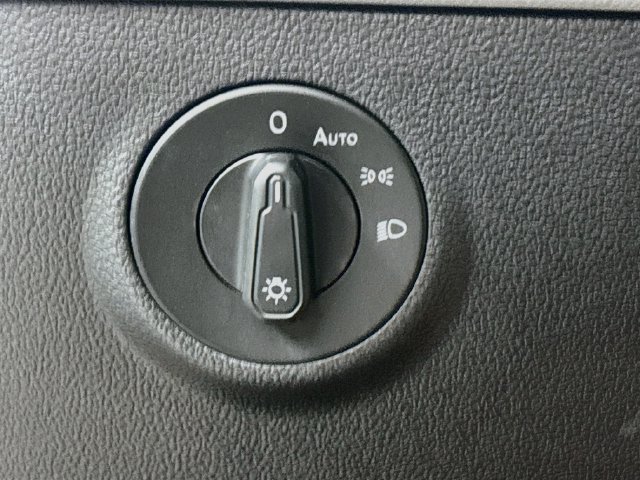 Certified 2023 Volkswagen Taos SEL AWD/4WD image 11