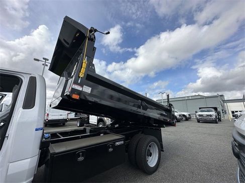 New 2024 Ford F550 4x4 Regular Cab Super Duty image 44