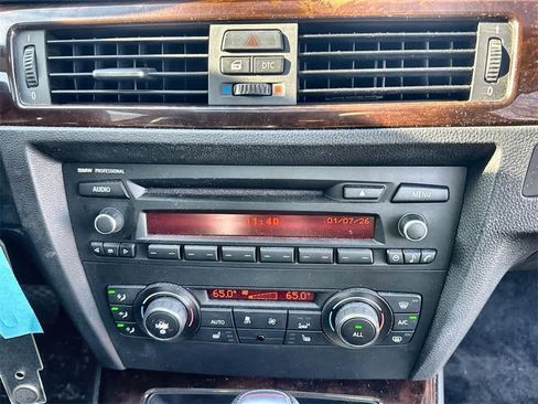 Used 2011 BMW 328i Coupe image 16