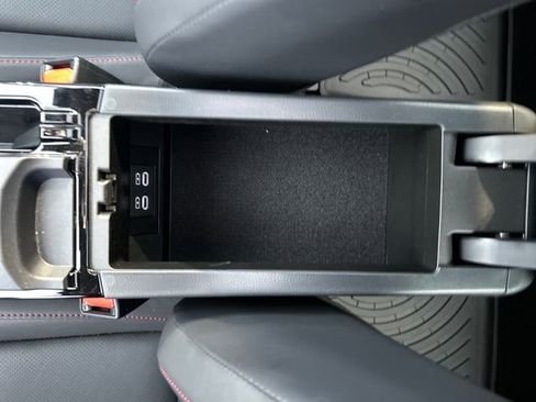 Used 2024 Toyota Prius Prime SE image 29