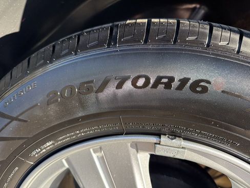 Used 2020 Chevrolet Trax LT w/ LT Convenience Package image 31