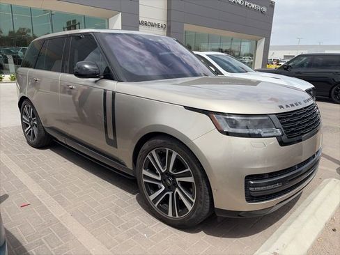 Used 2023 Land Rover Range Rover SE AWD/4WD image 4