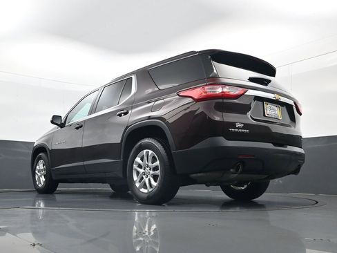 Used 2021 Chevrolet Traverse LT FWD image 26