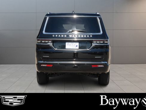 Used 2022 Jeep Grand Wagoneer Series II AWD/4WD image 6