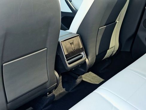 Used 2026 Tesla Model Y Long Range AWD/4WD image 23