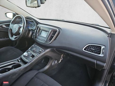 Used 2015 Chrysler 200 Limited w/ Convenience Group image 21