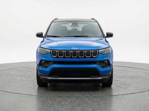 Used 2025 Jeep Compass Limited image 2