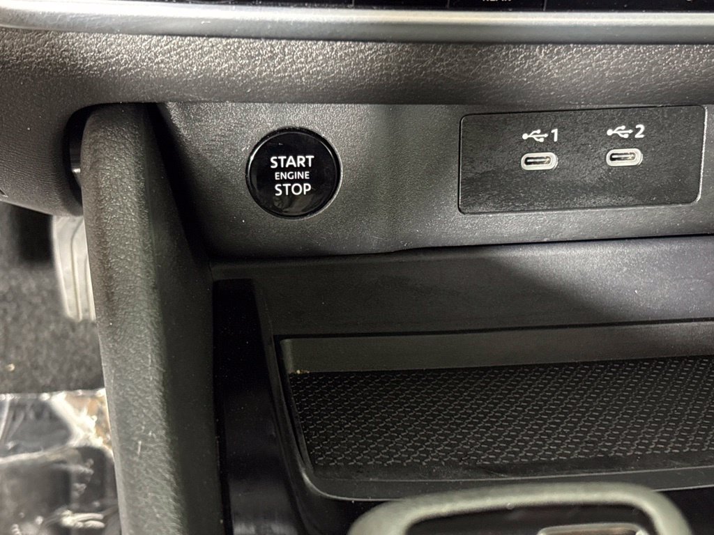 Used 2025 Nissan Rogue SV FWD image 36