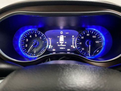 Used 2017 Chrysler Pacifica Touring-L Plus image 18