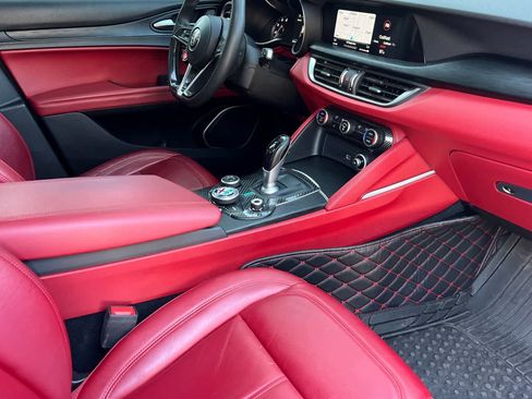 Used 2018 Alfa Romeo Stelvio image 18