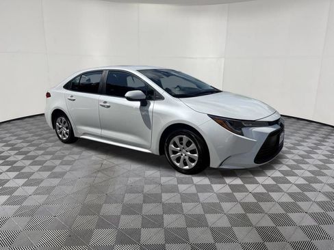 Used 2026 Toyota Corolla LE FWD image 3