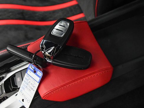 Used 2023 Lamborghini Huracan Tecnica image 17