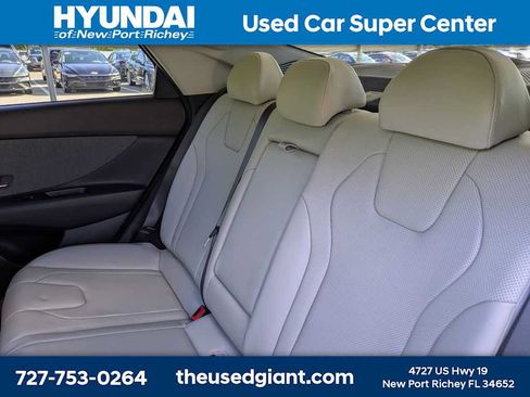 Used 2023 Hyundai Elantra Limited w/ Preferred Accessory Package FWD image 14