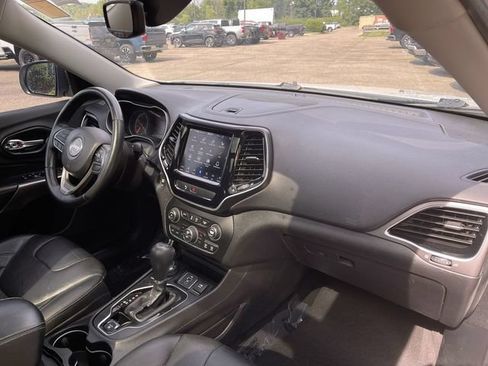 Used 2019 Jeep Cherokee Limited w/ Luxury Group AWD/4WD image 20