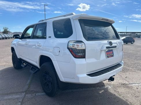 Used 2017 Toyota 4Runner SR5 image 9