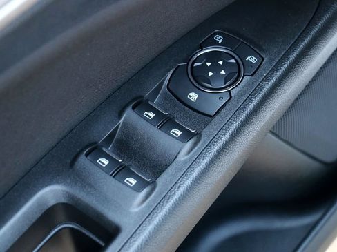 Used 2020 Ford Fusion SE FWD image 16
