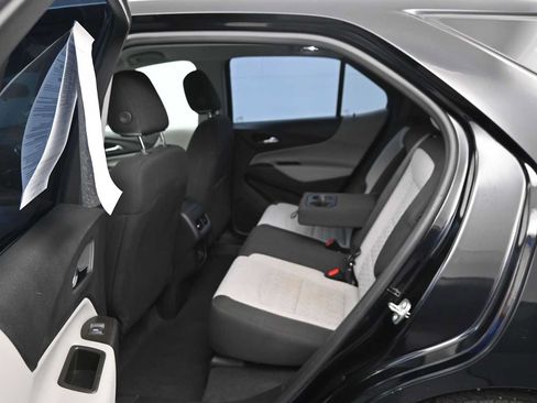 Used 2023 Chevrolet Equinox LS AWD/4WD image 8