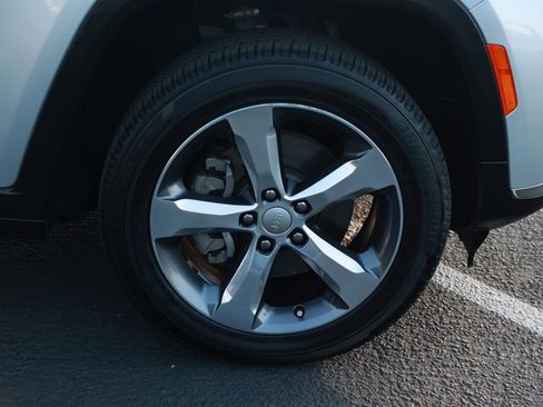Used 2021 Jeep Grand Cherokee L Limited RWD image 8