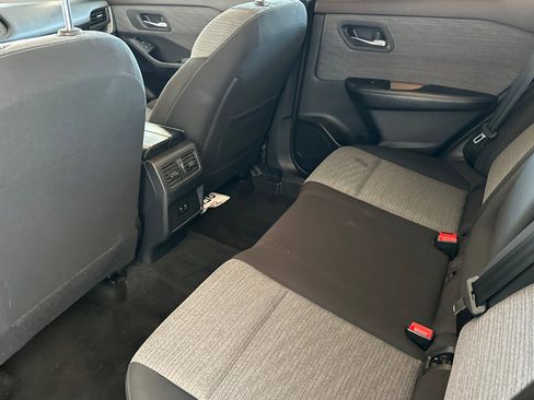 Certified 2023 Nissan Rogue SV FWD image 12