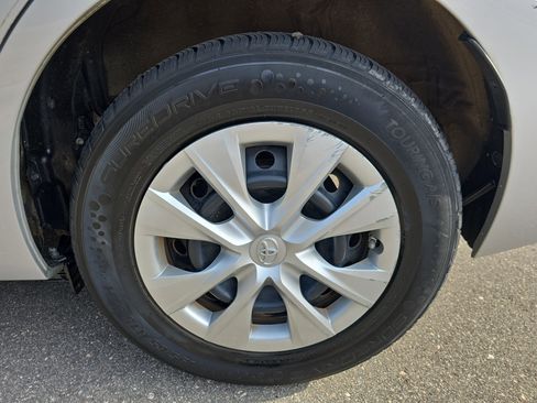 Used 2018 Toyota Corolla L image 34