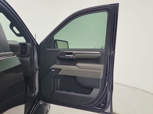 Used 2022 Chevrolet Silverado 1500 ZR2 w/ Technology Package AWD/4WD image 24