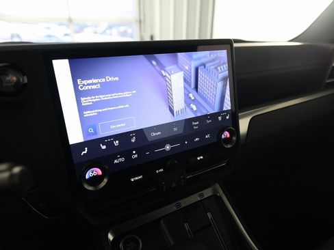 Used 2025 Lexus GX 550 image 32