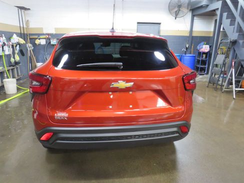 Used 2024 Chevrolet Trax LS image 5