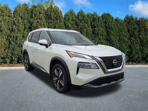 Used 2023 Nissan Rogue SL w/ SL Premium Package image 3