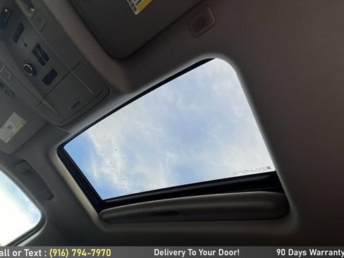 Used 2017 GMC Yukon SLT w/ Premium Edition image 26