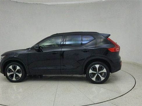 Used 2024 Volvo XC40 B5 Plus image 70