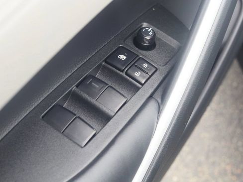 Used 2026 Toyota Corolla Cross L AWD/4WD image 34