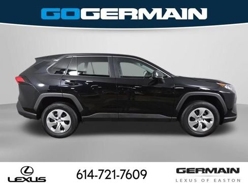 Used 2022 Toyota RAV4 LE image 7