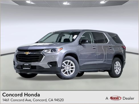 Used 2020 Chevrolet Traverse LS image 1