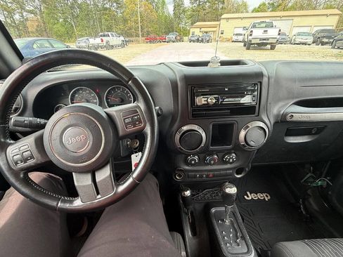 Used 2012 Jeep Wrangler Unlimited Sport w/ Connectivity Group image 14