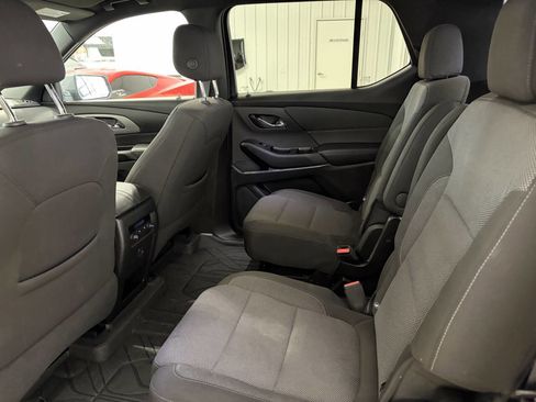 Used 2023 Chevrolet Traverse LT image 27
