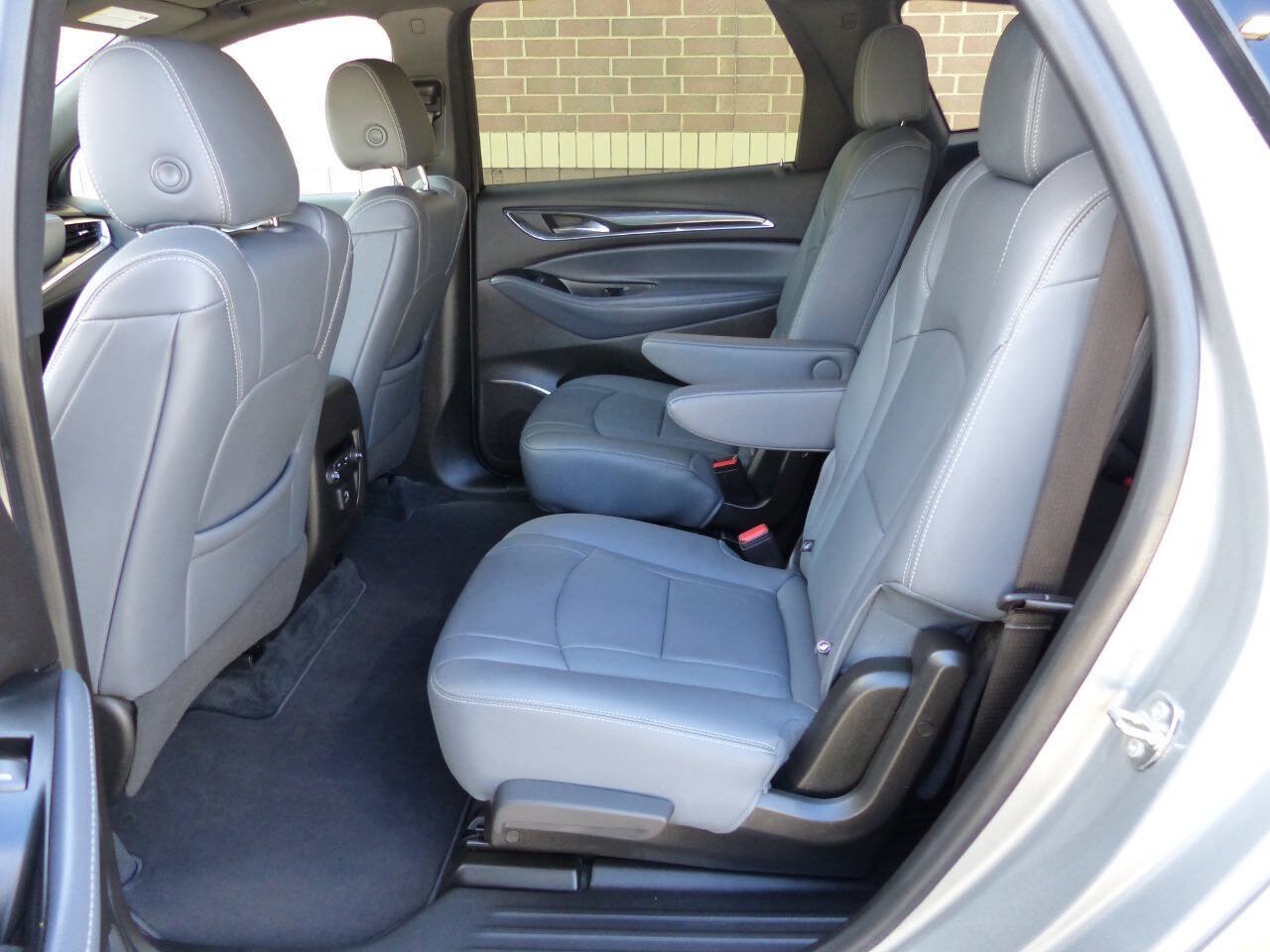 Used 2023 Buick Enclave Essence AWD/4WD image 36