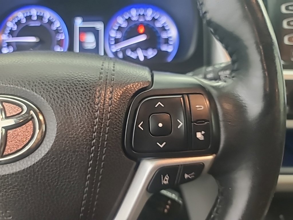 Used 2018 Toyota Highlander Limited Platinum AWD/4WD image 34
