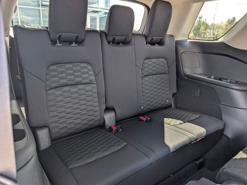 Used 2024 Nissan Pathfinder SV AWD/4WD image 31