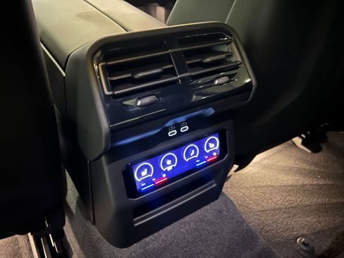 New 2026 BMW M5 w/ Carbon Package image 36