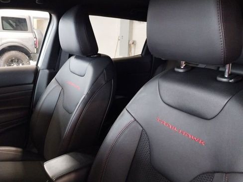 Used 2024 Jeep Compass Trailhawk w/ Trailhawk Convenience Group image 4