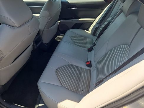 Used 2018 Toyota Camry SE FWD image 24