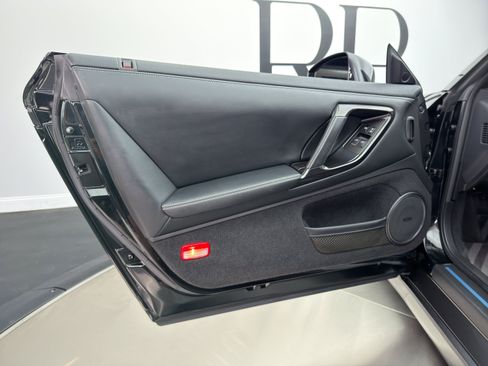 Used 2015 Nissan GT-R Premium AWD/4WD image 16