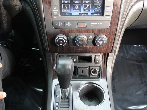 Used 2017 Chevrolet Traverse LT w/ Style and Technology Package FWD image 35