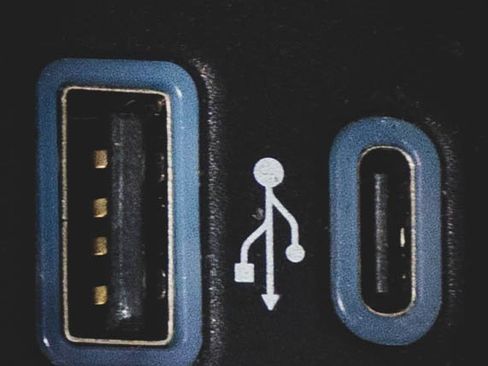 Used 2021 Ford Edge Titanium w/ Class II Trailer Tow Package image 7