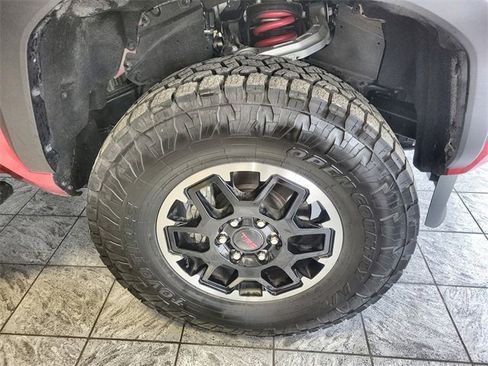 Used 2025 Toyota Tacoma TRD Off-Road image 10