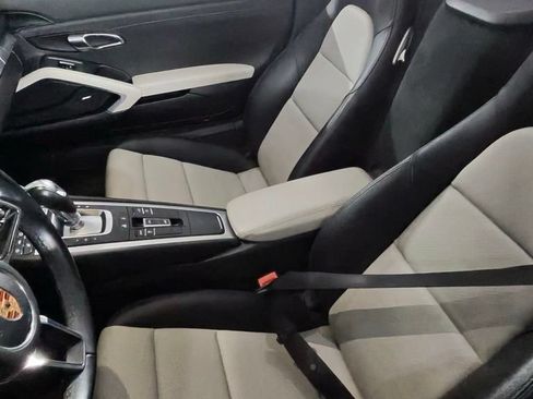 Used 2018 Porsche 718 Boxster RWD image 34