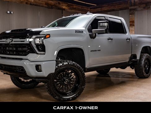 Used 2024 Chevrolet Silverado 2500 LTZ w/ LTZ Plus Package image 5