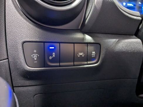 Used 2019 Hyundai Kona SEL image 29